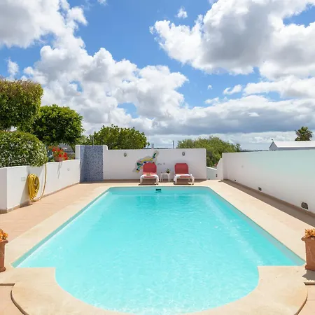 Elvira בית הארחה