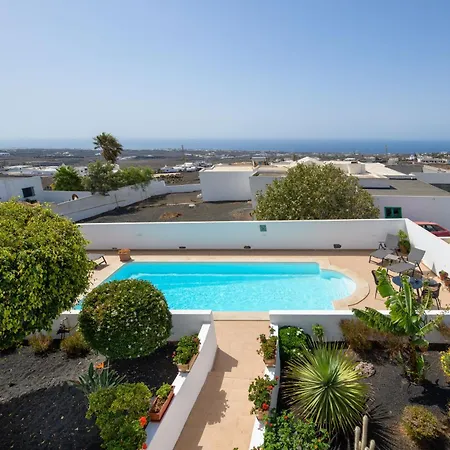 בית הארחה Elvira 3*